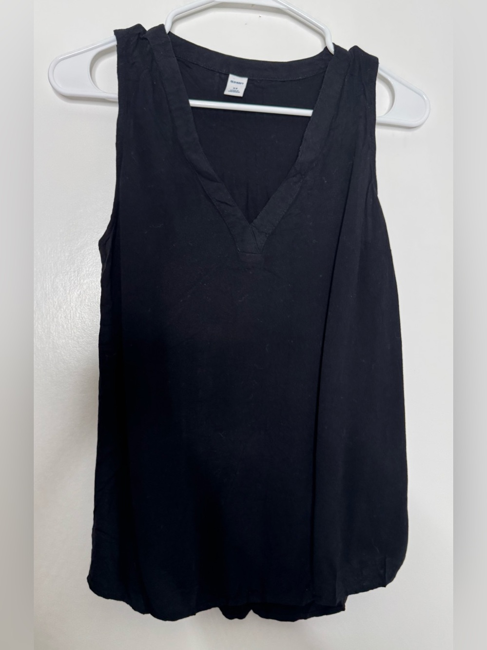 Old Navy Black V-Neck Sleeveless Tank Top size xs boho flowy